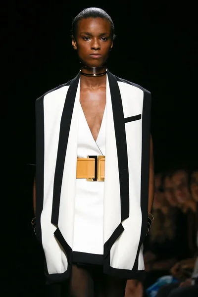 Look 9